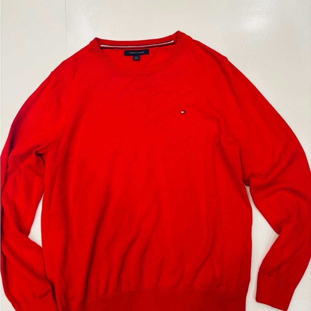 Tommy Hilfiger Men's Vibrant Red Crewneck  Sweater size Large Mint condition